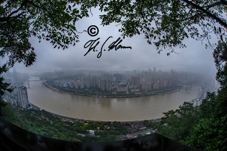Chongqing  (Blick vom Eling Park bei Regen)