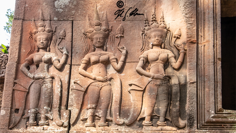 Apsaras sind in der hinduistischen und Teilen der buddhistischen Mythologie halb menschliche, halb gttliche Frauen.
