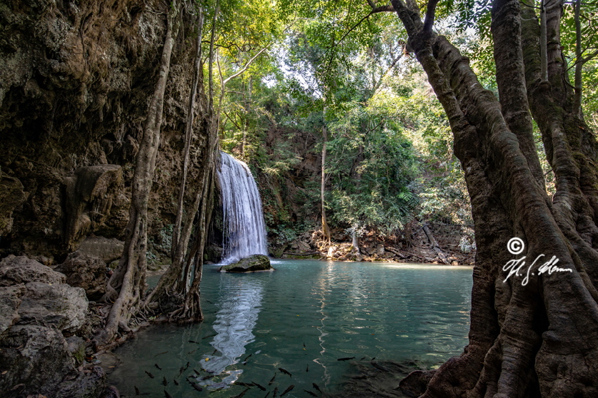 Der Nationalpark Erawan liegt in Thailand und ist bekannt fr seinen 7-stufigen Wasserfall.